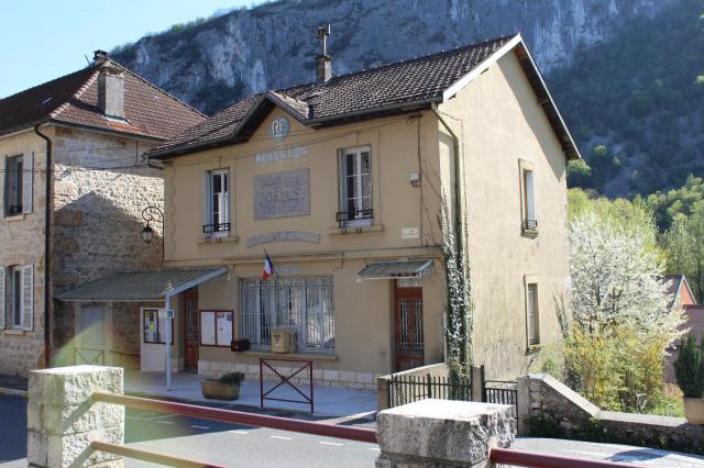 Mairie de Rossillon.