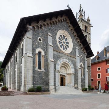 Français : L'église Saint-Pierre-ès-liens de Barcelonette (France).