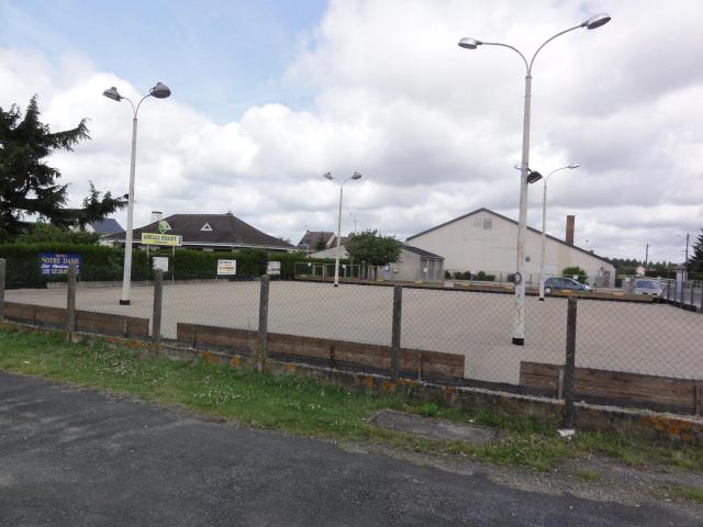 Mareau-aux-Prés (Loiret) boulodrome et salle polyvalente