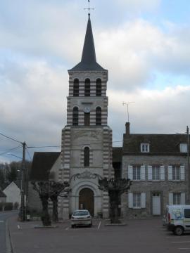 Sainte-Geneviève-des-Bois (Loiret), l'église.