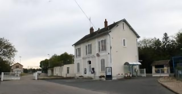 la gare de St Cyr en val , Loiret ,France