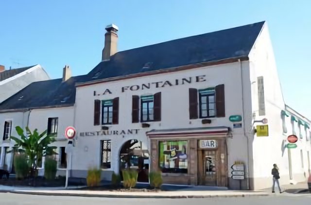 A lovely Restaurant at Artenay for a good meal halfway our route to the Dordogne
