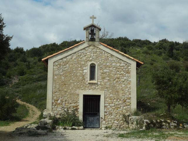 Ce fichier a été téléversé avec Commonist. Façade de la chapelle Saint-Brice, à Corbières-en-Provence