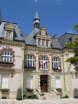 L'hôtel de ville de Malesherbes (Loiret , région Centre)