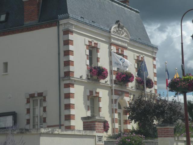 Mairie de Dampierre-en-Burly.