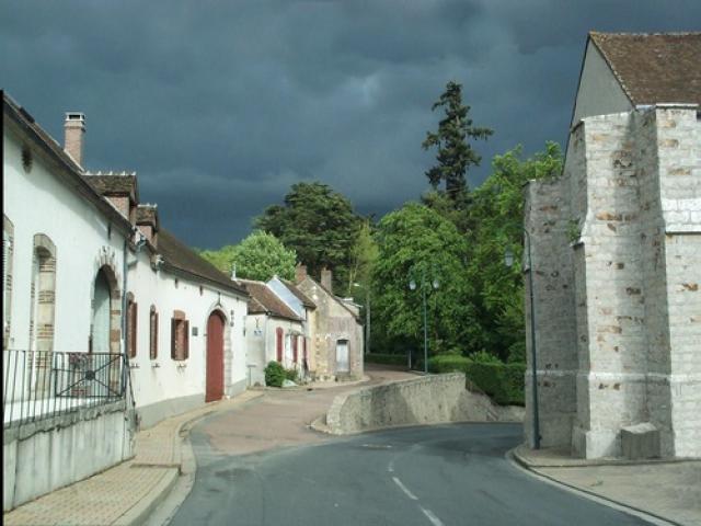 Grande rue de Saint-Hilaire-les-Andrésis