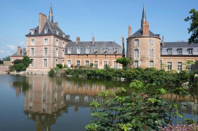 Schloss in Bellegarde (Frankreich)