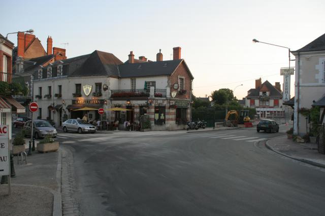 Sully sur Loire main street