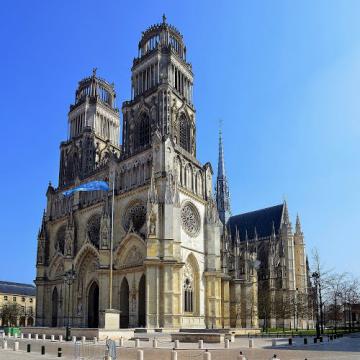 Orléans, Rue Parisie, Cathédrale Sainte-Croix