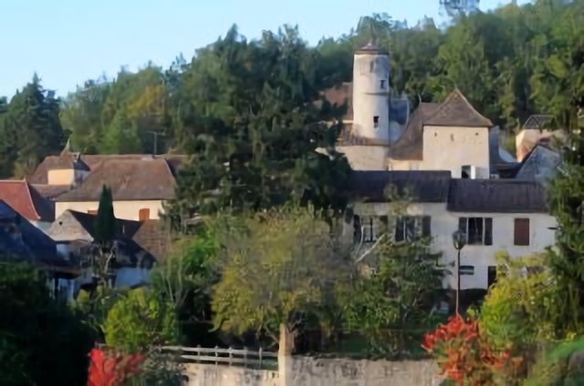 46 LHERM, le village