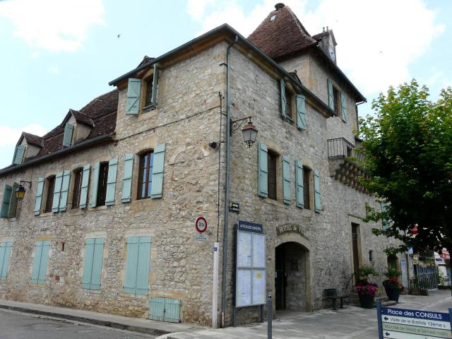 L'hôtel de ville de Bretenoux, Lot, France.