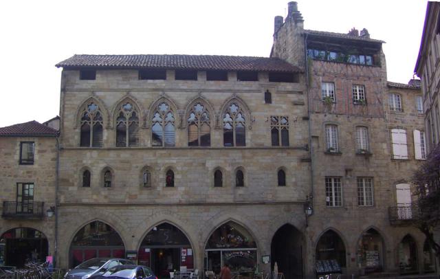 Maison sur la place Champollion à Figeac