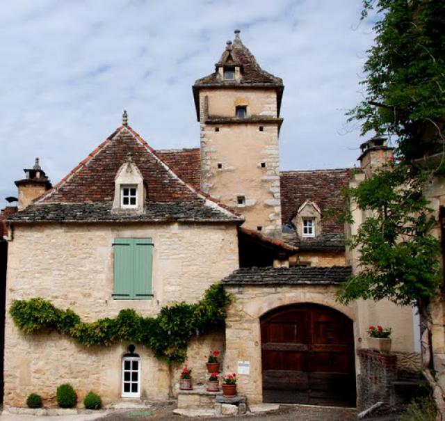Lherm, Lot, maison avec pigeonnier
