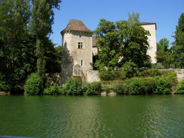 SOTURAC Chateau au bord du LOT