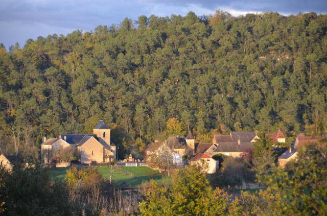Panorama of Saint-Cirque-Madelon with its traditional Dordogne style church: see alsoo preceeding photo
