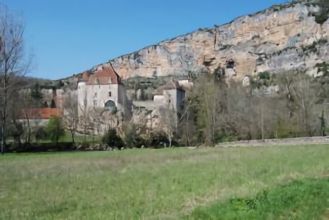Vallée du Célé: Castel Sauliac muret