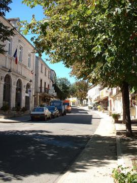 Rue du Marché aux Truffes à Lalbenque