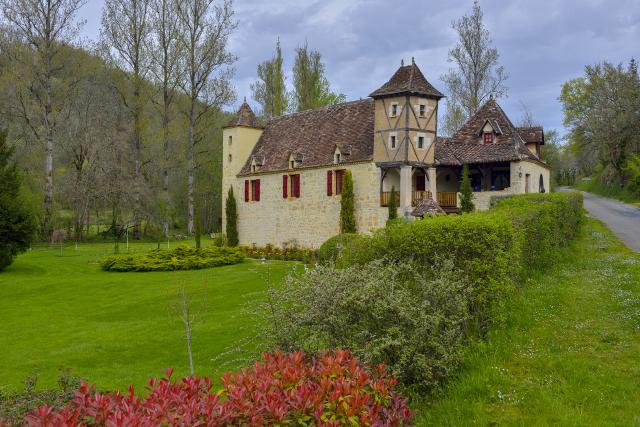 La maison aux pigeonniers, commune de Gigouzac, Lot, France, Europe.
