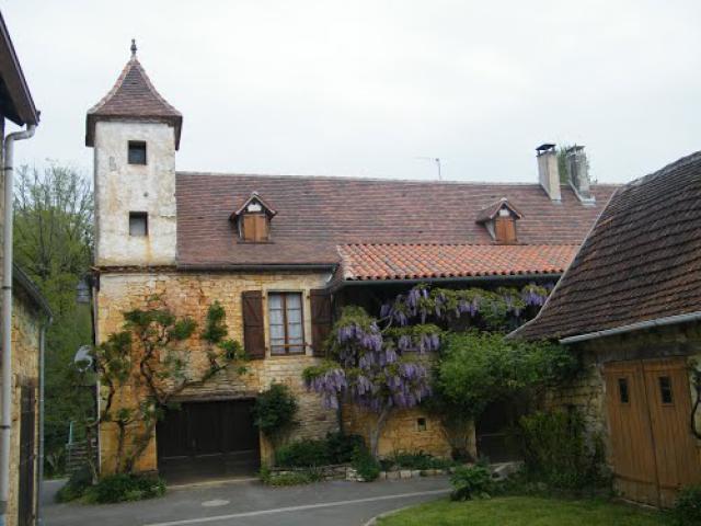 GIGOUZAC (FRANCIA) CASA TÍPICA CON TORRE (LOT)