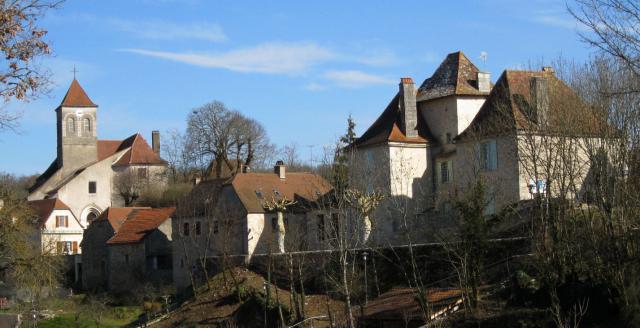 Vue du village de Carlucet dans le département du Lot en France.