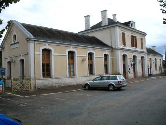 Gare de St Denis les Martel