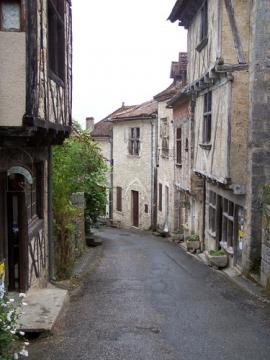 Juste après la porte de St Cirq