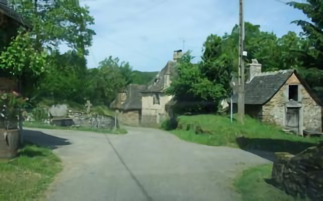 Hameau de maisons anciennes près de Cahus