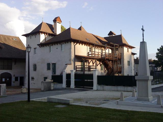 Château de la Tour de Grilly à Grilly, Ain, France.