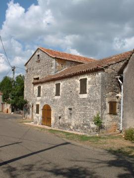 Vieille demeure à Escamps