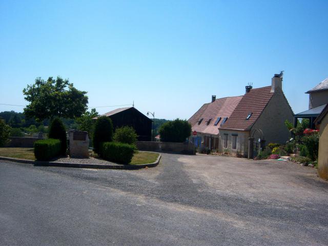Place de la Bascule à Payrac (Lot)