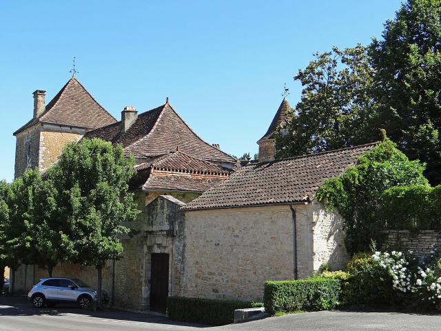 Château de Lacoste (Salviac) - Entrée et façade côté ouest
