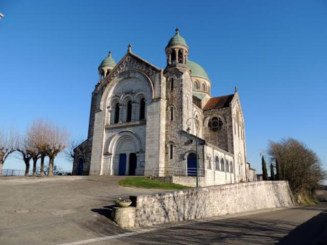 46 CASTELNAU-MONTRATIER - l'église St-Martin de Canhac