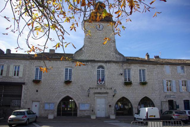 Hôtel de ville de Castelnau-Montratier (Lot, France) (IMH).