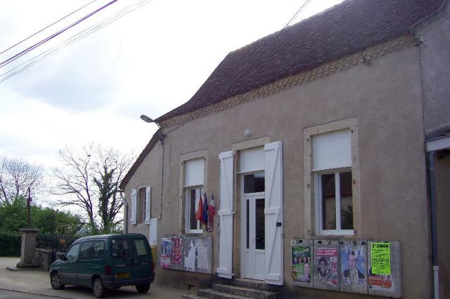 Mairie de Sonac de Sonac dans le département du Lot en France.