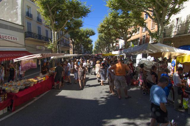 Marché provençal estival de Digne les Bains, Alpes de Haute Provence, France