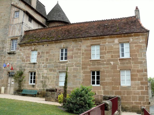 Lacapelle-Marival - Mairie près du château