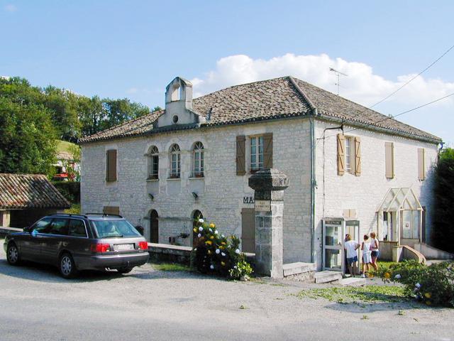 La Mairie de Valprionde (Lot, France) à Moulin-Bessou.