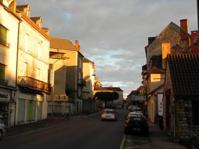 Souillac , Au cœur de la vallée de la Dordogne, le Pays de Souillac vous ouvre les portes du Midi