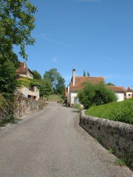 Rue principale d'Issepts