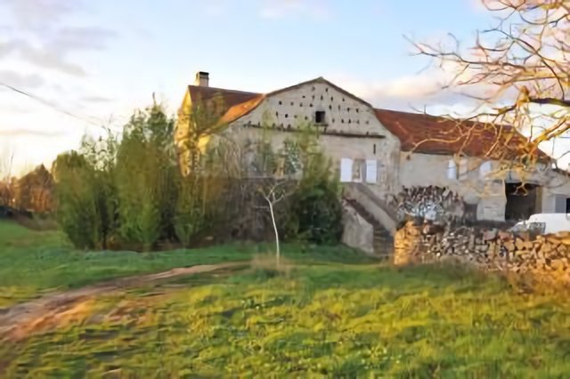 46 VARAIRE pariétal façade sud