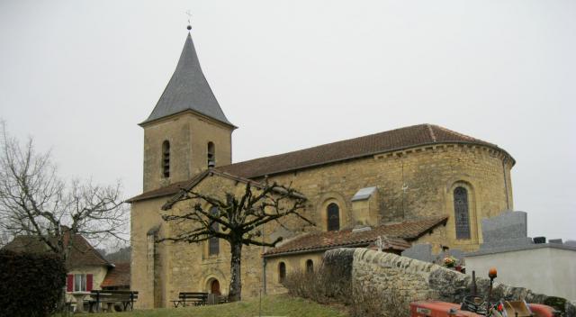 Vue de l'église de Terrou dans le département du Lot en France.