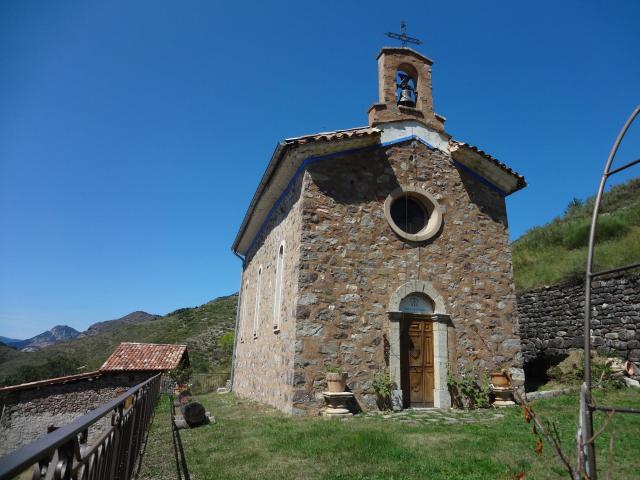 Ce fichier a été téléversé avec Commonist. chapelle privée du hameau dépendant de l'ancienne commune de Reynier