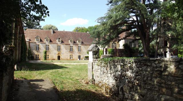 XIVe siècle contrôlant un bac sur le Lot, maintenant exploitant viticole