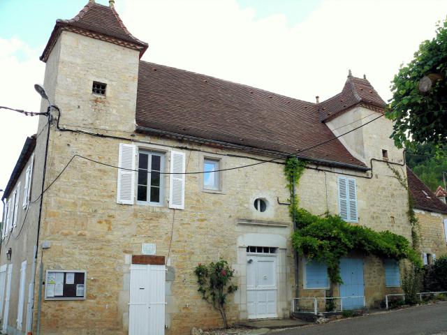 Mairie de Vaillac dans le Lot en France.