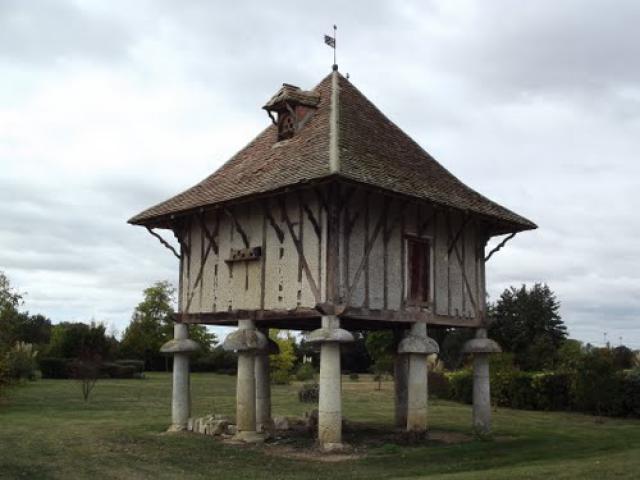 Agnac- Pigeonnier du Bout du Pont