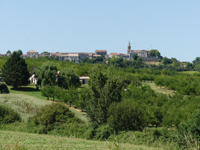 Le bourg de Castelnaud-de-Gratecambe, Lot-et-Garonne, France.