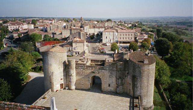 Portail du château de Duras, Lot-et-Garonne, France