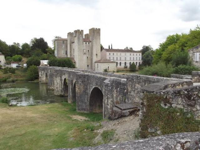 Barbaste- Moulin des Tours et pont roman