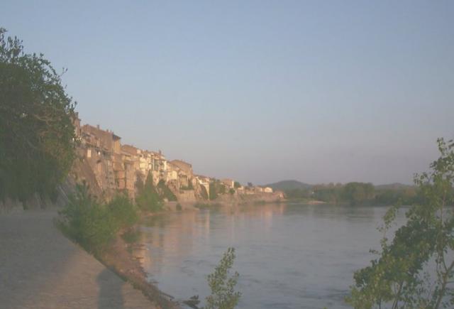 Soleil du soir sur le front de Garonne à Tonneins.