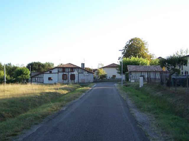 Saint-Martin-Curton Entrée nord